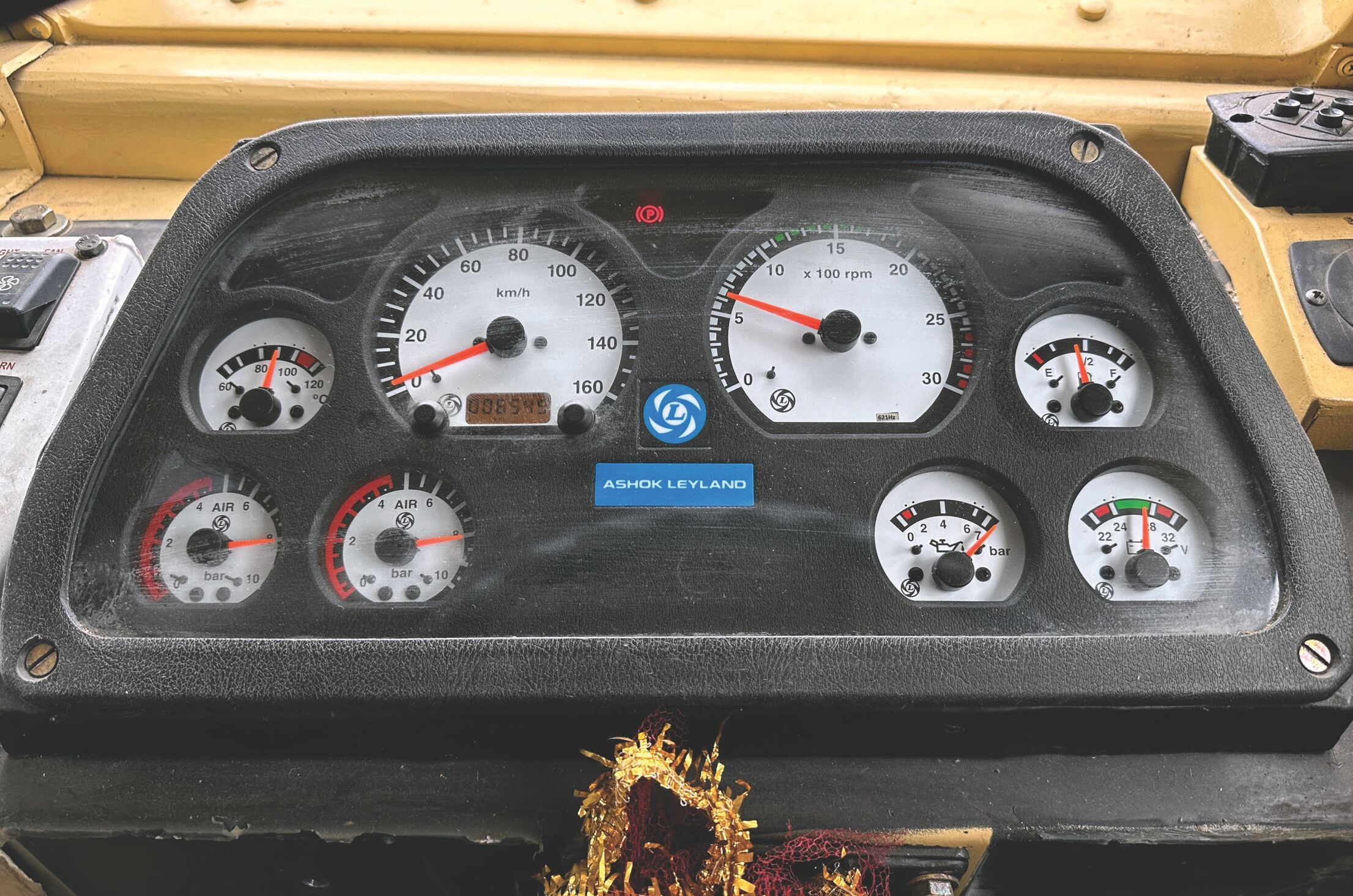 Mercedes G Wagen vs Airavat: Battle Stations  - Image 4